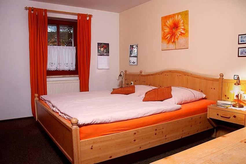 Fruehstuecks Pension Zum Postillion Klingenthal Room photo