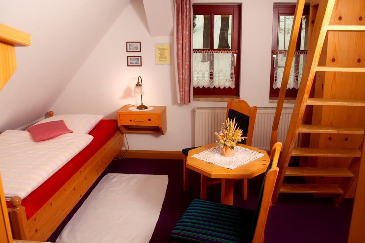 Fruehstuecks Pension Zum Postillion Klingenthal Room photo